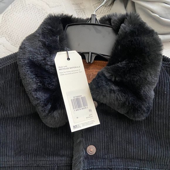Levi's NWT Heritage Corduroy Sherpa Trucker Jacket in Black w/Black Faux Fur - Picture 6 of 8